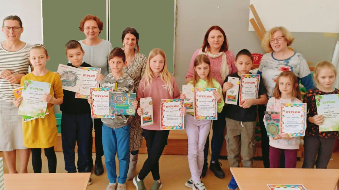 Konkurs plastyczny na projekt kartki wielkanocnej dla rodziny z Ukrainy
